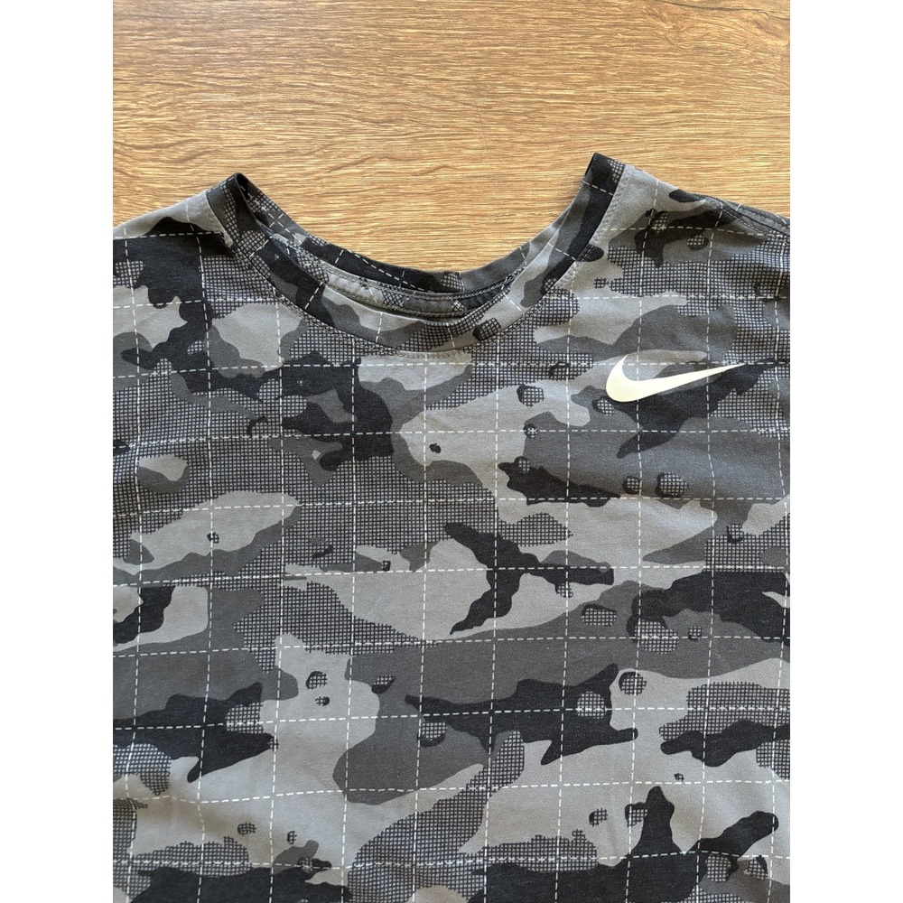 Nike T-shirt Mens XL Gray Camo Crew Neck Short Sleeve Dri Fit SWOOSH